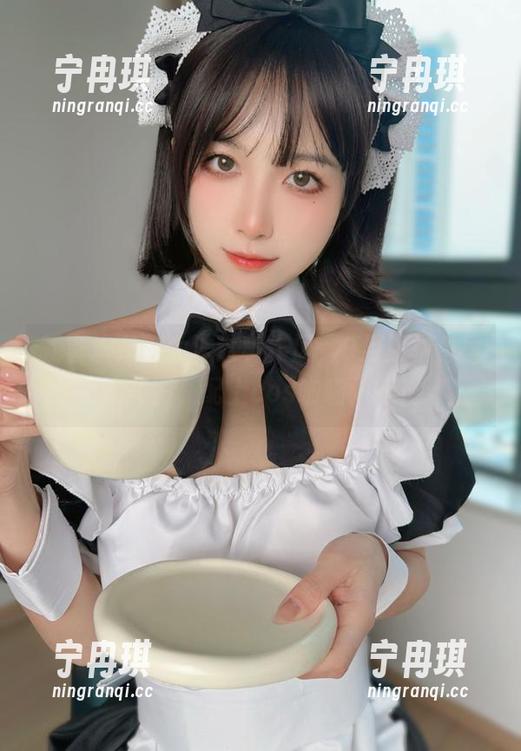 就喜欢布丁大法这种作风，9月素材包里的美图，配上cos啪啪入眼！