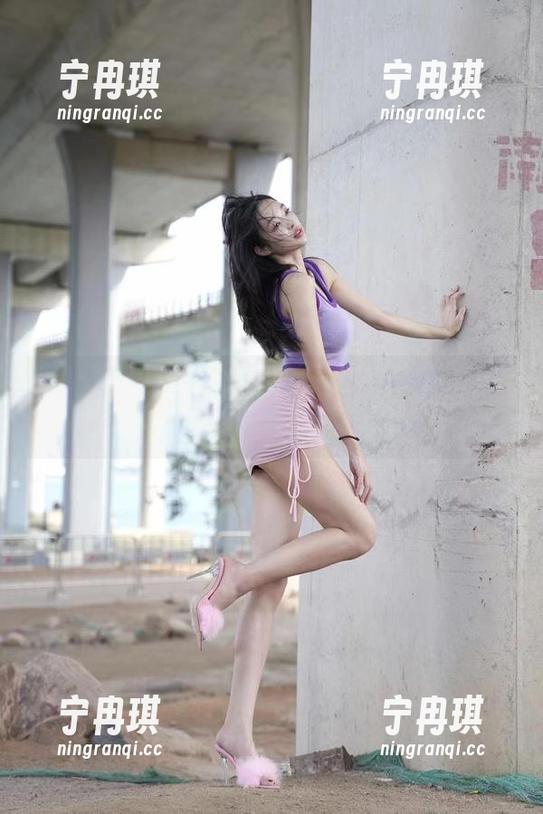 徐珺大哥 微密圈 - 高清抓紧目光,徐珺大哥的毛绒豹猫现身!