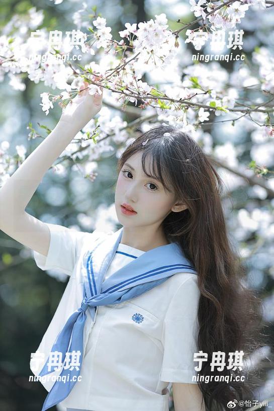 怡子yiii 季节变换,怜悯樱花—怡子yiii的私拍图集体验