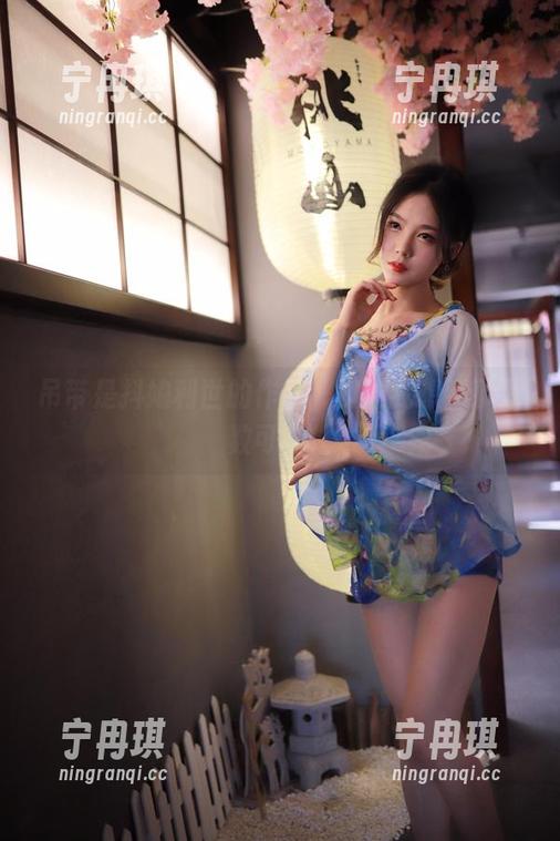 吊带是抖娘利世的作品，却让我想到了无数可能性