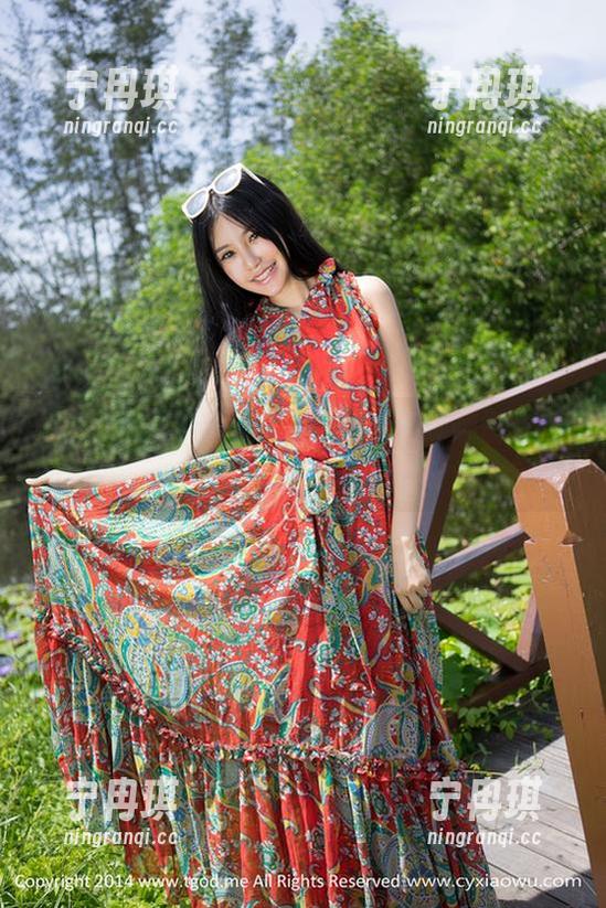 推女神-欧阳妮娜娜 推女神 - 写真里的游离:欧阳妮娜娜与她的浴缸流连忘返
