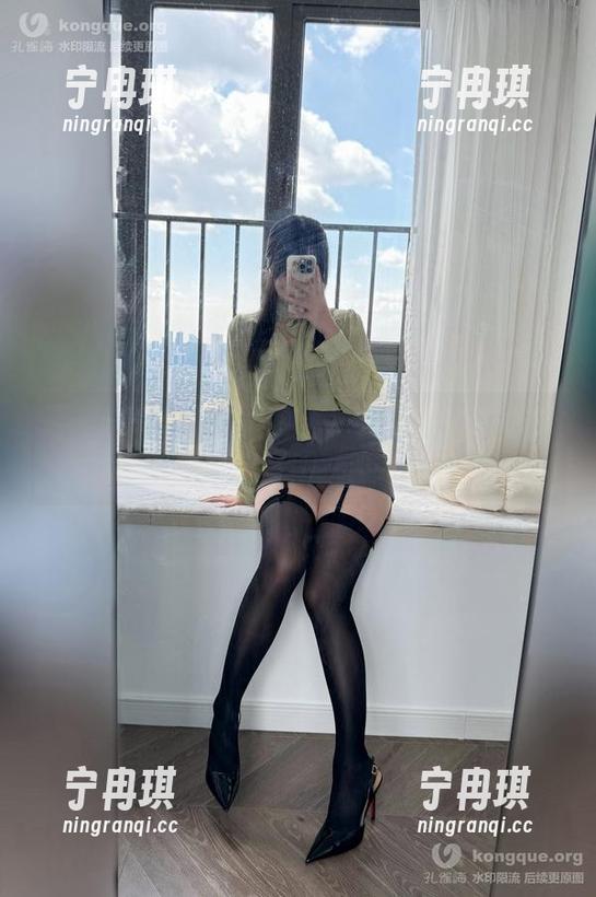 是一只废喵了 是一只废喵了的高清游泳日记,奶牛也能漂起来?