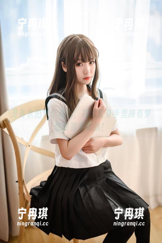是青水 是青水拍了个私拍,花嫁变身手里捧着梦想的那个女孩!