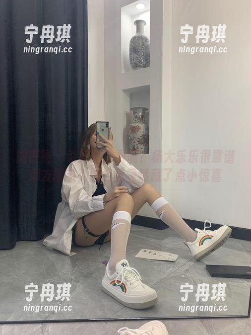 杨大乐乐很靠谱 微密圈 - 说好的免费呢?杨大乐乐很靠谱朋友圈系列图包里竟然藏了点小惊喜