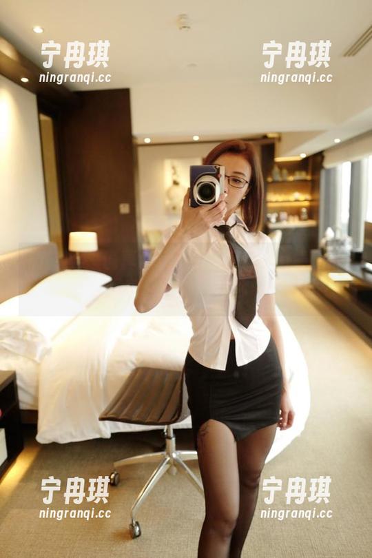 果儿Victoria 微密圈 - 说真的!果儿Victoria最新的“奶牛”写真,这种形象你敢相信吗?