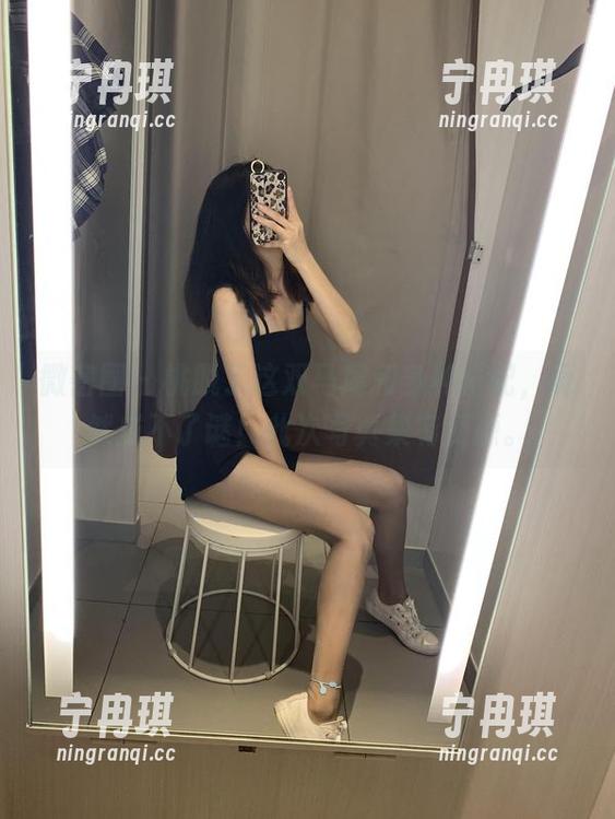 微密圈 - 桃脱了这双马尾和多种搭配，竟然成不了谜！此次写真集有资源。