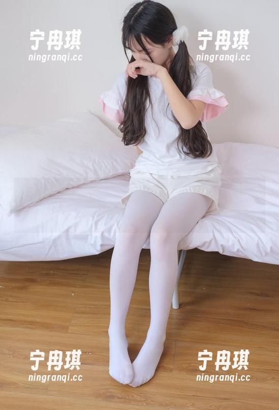 森萝财团-小兰 森萝财团 - 图包在手,小兰的白丝K制服,忍不住想翻来翻去!