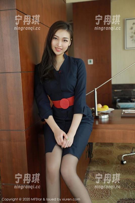 模范学院-艾莉Evelyn 模范学院 - 看艾莉Evelyn的可爱写真,想一想我和她的距离,啧...