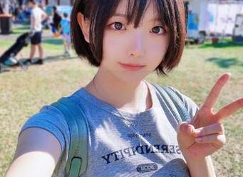 樱群的私房和服外套，保暖又能分散眼球注意力——双重功能！