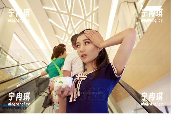 爱丝 - 打破常规的女仆图册，欣杨的另一面等你来发现。