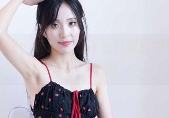 物恋传媒 – 听说小竹在私拍原图中抓到了花开的“尴尬”