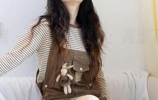 物恋传媒 – 小茶的黑丝秀:高清下载,快来舔屏吧