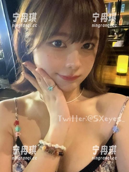 眼酱大魔王w 眼酱大魔王w的肉丝写真,资源太好~