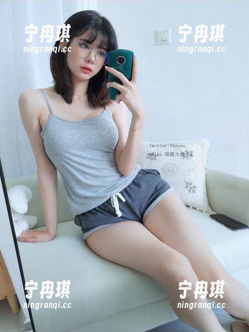 眼酱大魔王w 还在找值得收藏的?眼酱大魔王w的Fantia-2024年写真来帮你解乏!
