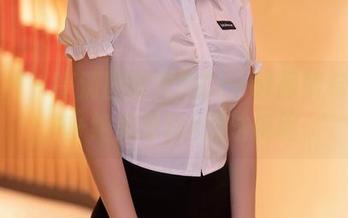秀人网 – 高清图库里的Carol周妍希，短裤+绝美身材=无法拒绝