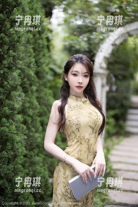 秀人网 - 听说小逗逗的壁纸是手工挑选的，这种秘密…我很想知道哪张用了多少时间。
