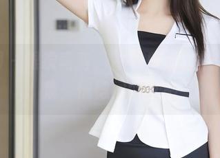 秀人网 – 眼镜弯弯，拍黄瓜girl的写真合集，恍惚间的光影