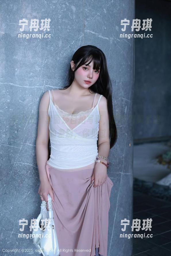 秀人网 - 李丽莎自拍写真，原图和美术馆的差别，你见过吗？