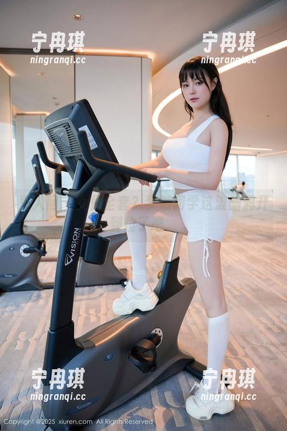 秀人网-梦然同学 秀人网 - 女仆全套?梦然同学这波脑洞开到位了吧。