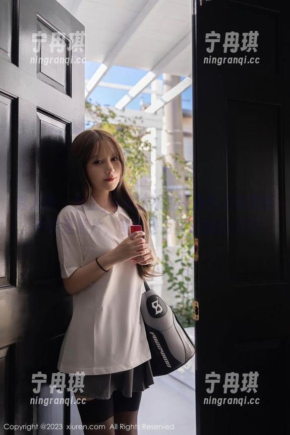 秀人网-白芷yy 秀人网 - 白芷yy和妹妹的高颜值美图更新,不仅是照片,简直是力量集结的展示!