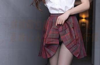秀人网 – 致敬萌白酱的礼服合集：这背影，直接让人想默念股市行情