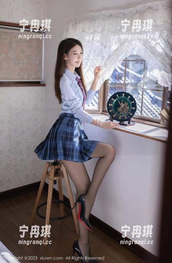 秀人网 - 主题秘书？不，是陆萱萱的逆天时刻，决策会议要style——原图和作品集随心收！