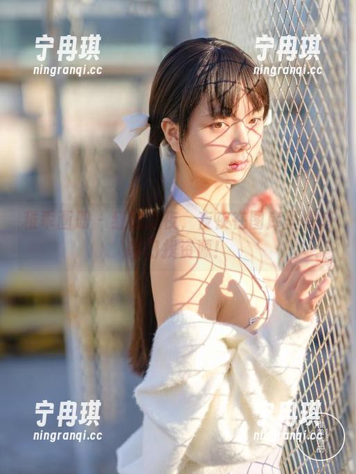 稚乖画册 - 红裙之夜，夜夜在图库里悄悄串门找资源！