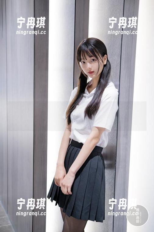 稚乖画册-夜夜 稚乖画册 - 夜夜的美图让我想起80d白丝,这资源吃得消吗?