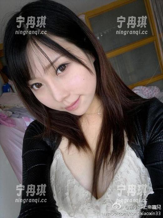 微密圈 - 吊带黑丝合集，童小芯她又在玩点什么呢？