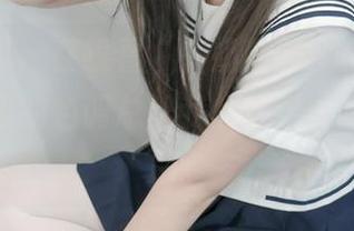 紧急企划 – 在线看“小奶糕Milky”黑白,图片里的色调总让我想起某个冷漠的午后。