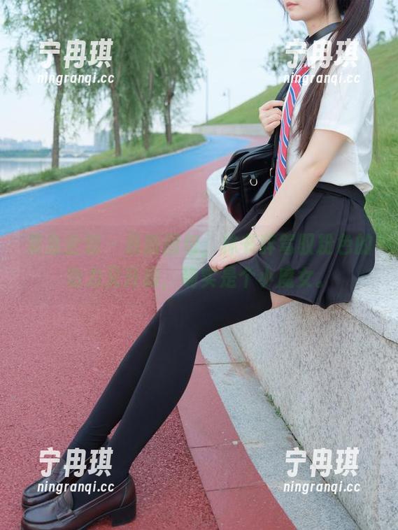 紧急企划-林书辞 紧急企划 - 最新图包,林书辞驾驭粉色的功力又升级,确实是个小魔女。