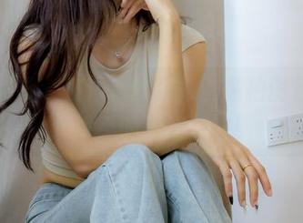 绮梦摄影 – 在浴室的章章:私拍图包,做个香香的泡泡女神!