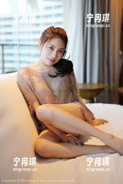美媛馆-艾然Airan 美媛馆 - 免费图集:艾然Airan的高跟鞋,光亮得让人想起走路的艰辛。