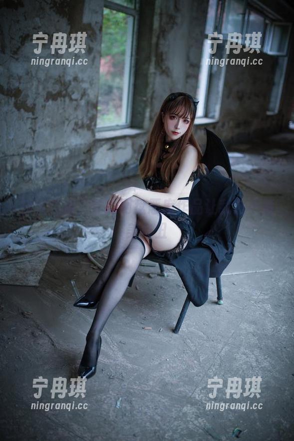 翎柒菜菜 翎柒菜菜,你的网盘恶魔作品让我分不清美与丑