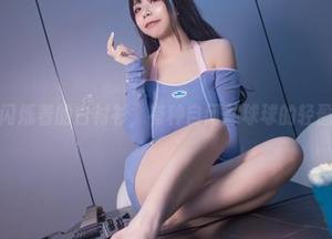 在网盘闪烁着的白衬衫,有种自闭颜球球的轻盈静谧!
