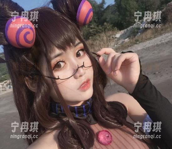 芊川一笑MNK 这组芊川一笑MNK的美图,山鲁佐德看得我有些心痒痒,真想问问是怎么找这些地方的。