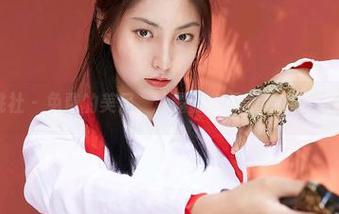 蜜桃社 – 免费的美足,冰露的作品我为啥要捂眼?