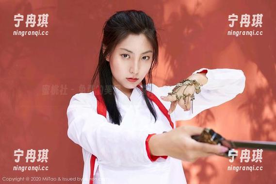 蜜桃社 - 免费的美足，冰露的作品我为啥要捂眼？
