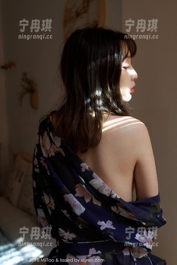 蜜桃社-陆萱萱Cecilia 蜜桃社 - 观看陆萱萱Cecilia的奶牛写真,相信会让你停下脚步,放心,你不会后悔的。