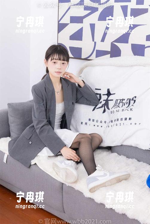 袜啵啵-甜甜圈 袜啵啵 - 福利大串烧:甜甜圈与短肉丝的奇妙组合,脚尖加固有效果哦!