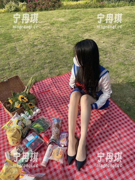 软妹小九九 微密圈 - 在线观察“软妹小九九”的蕾丝胖次,真是个有趣的时光啊。