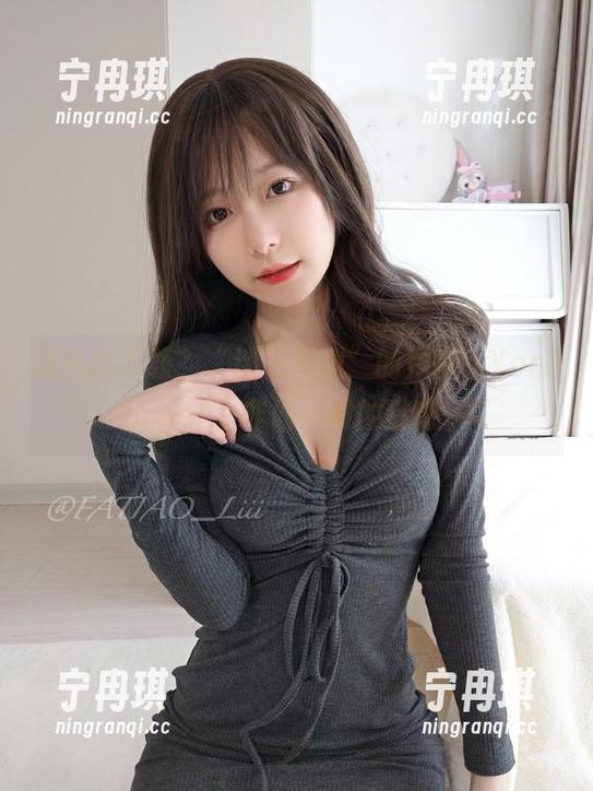迷之呆梨 这也能下载?“迷之呆梨”的作品,YorForger,非同一般的迷惑。