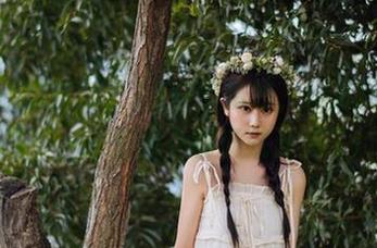 精选:镜酱穿上2B白色婚纱,婚礼该有的样子,心里的小剧场就开演了!
