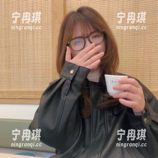 闪月半 闪月半的新cos,我觉得这喵少女怕是要变成网红哦,快点更新吧!