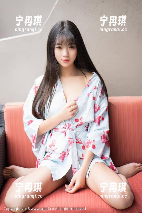 青豆客 - 施忆佳Kitty酱图集：自oping自拍的精选—你會感到啥呢？