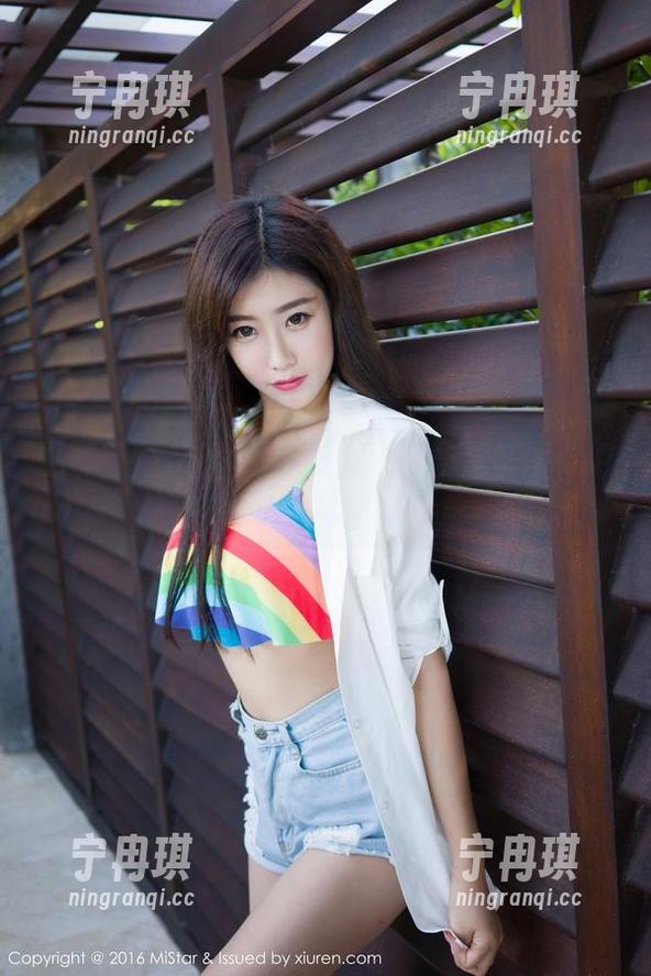 魅妍社-Mieko林美惠子 魅妍社 - Mieko林美惠子双马尾套图:诱惑在微风中拂动