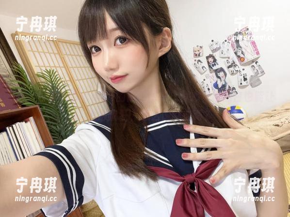 魔物喵nigisa 精选!魔物喵nigisa的黑白图集,真心觉得黑白也能让人爱得疯狂,怎么做到的啊?