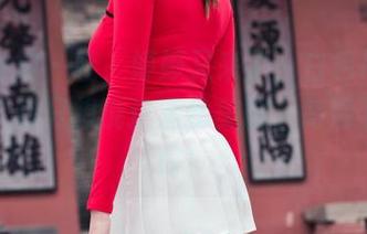 魔镜街拍 – 哇,婷婷又来了,白色吊带连衣裙,我只想说这黑丝美腿,高清下载就好!